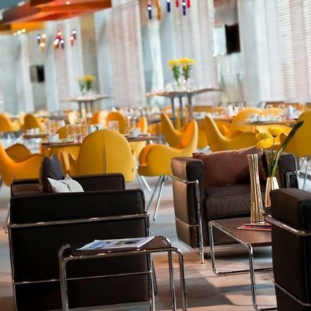 Courtyard By Marriott Doha City Center Экстерьер фото